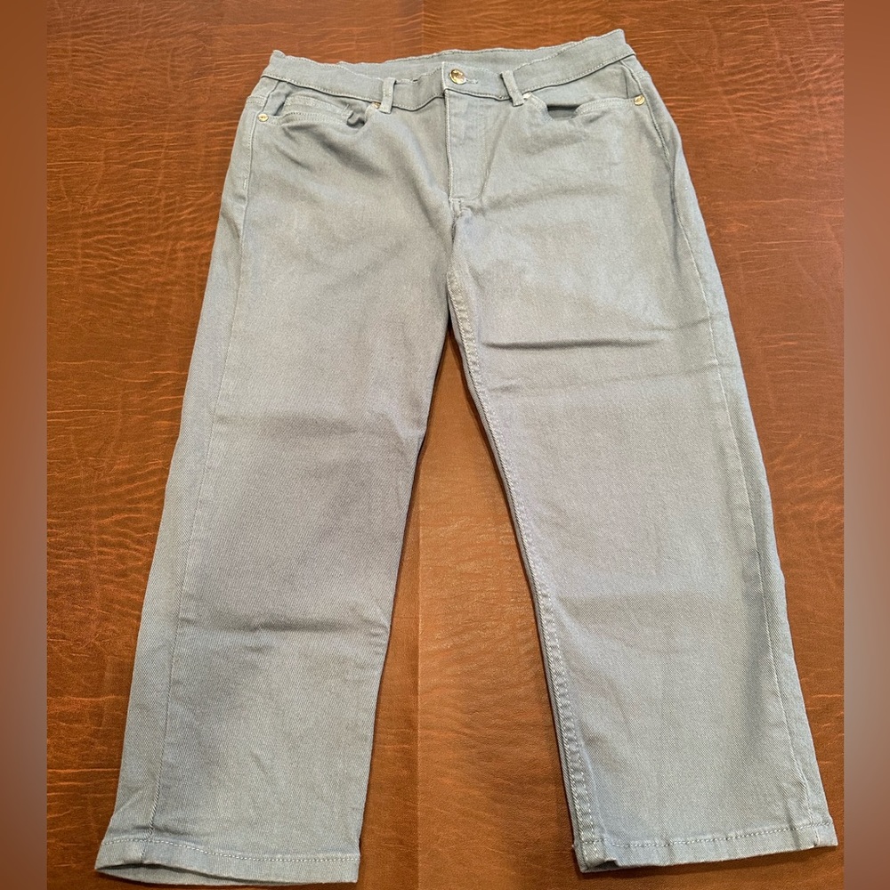 NWT Venus Blue Capris